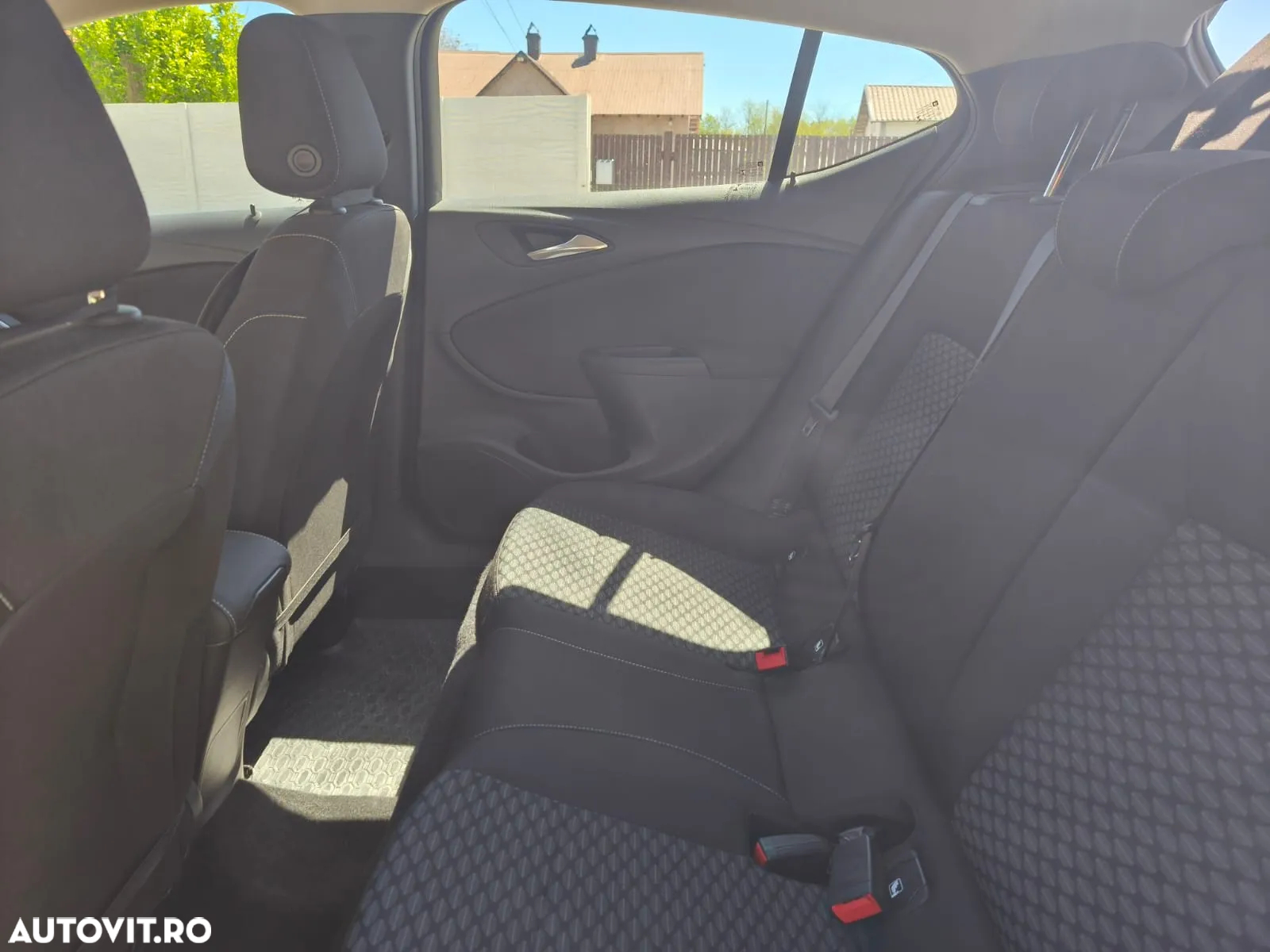 Opel Astra 1.2 Turbo Start/Stop Elegance - 8
