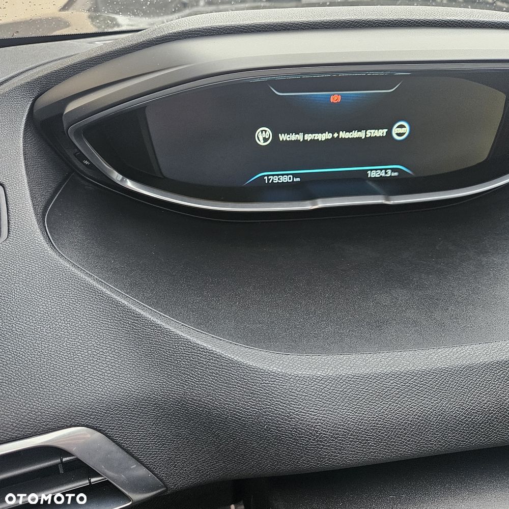 Peugeot 5008 - 8