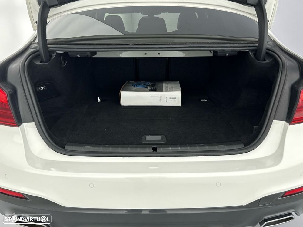 BMW 530 e iPerformance - 13