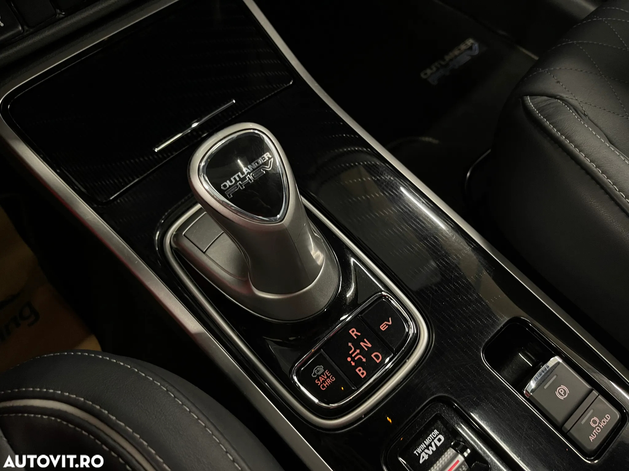 Mitsubishi Outlander 2.4 4WD Plug-In Hybrid Top - 28