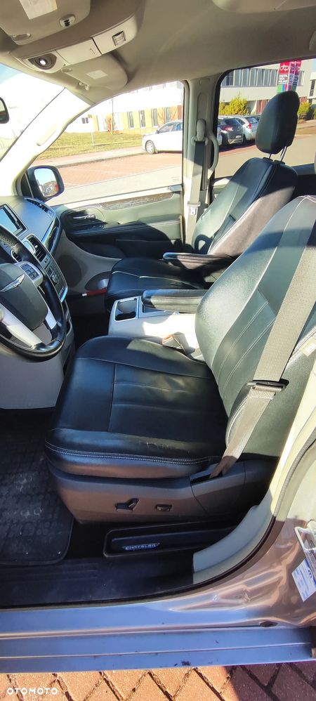 Chrysler Town & Country 3.6 Touring - 11