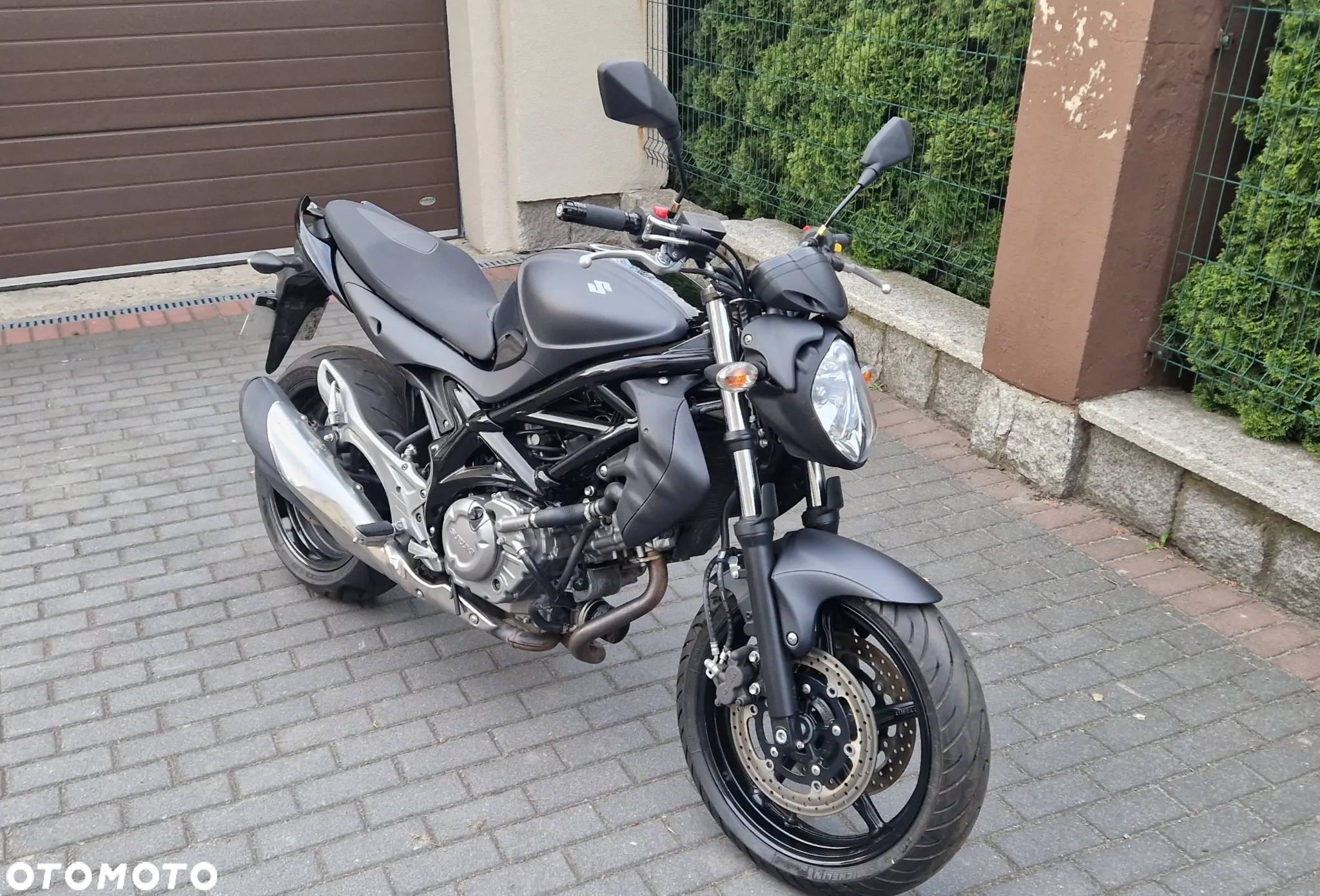 Suzuki Gladius - 2