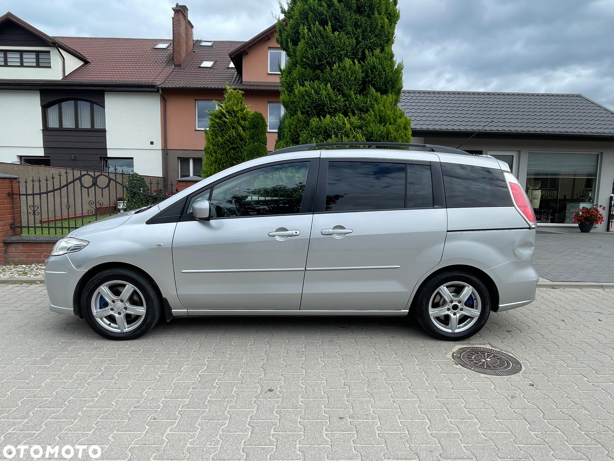 Mazda 5 - 10
