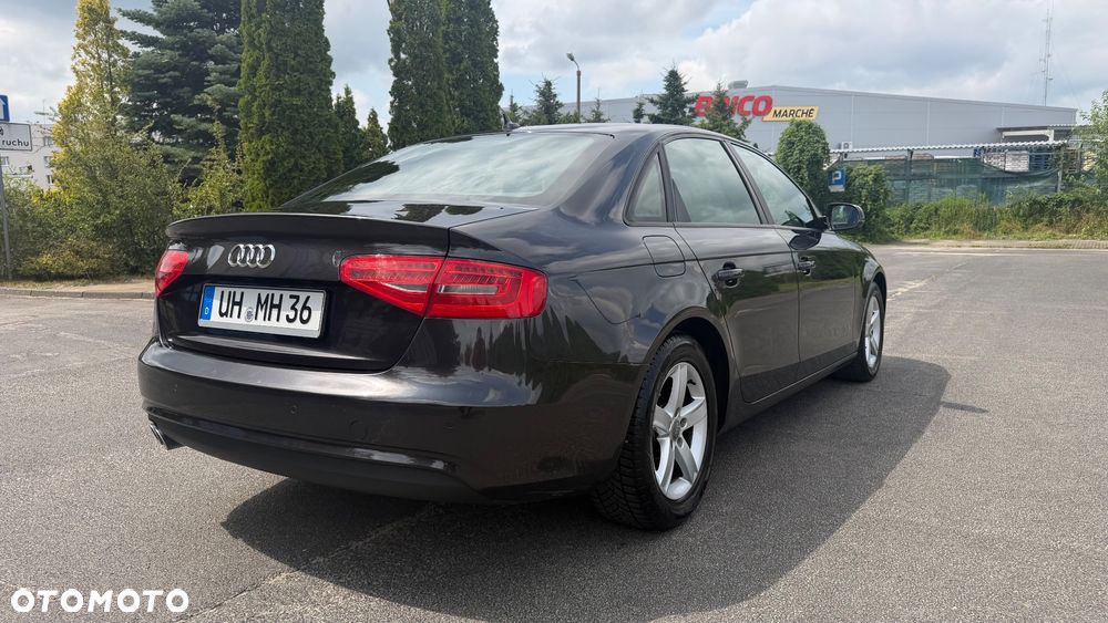 Audi A4 Limousine - 12