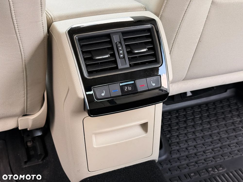 Skoda Superb 2.0 TSI Style DSG - 29