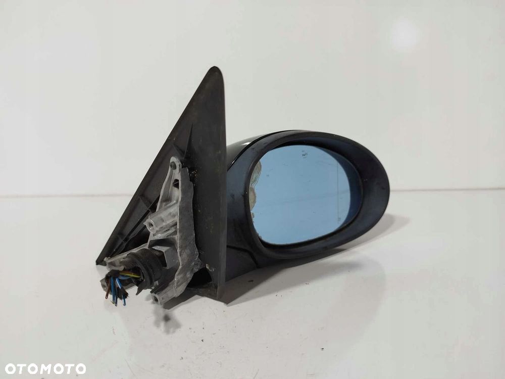 LUSTERKO PRAWE BMW 3 E90 05-11 668/9 5PIN - 2