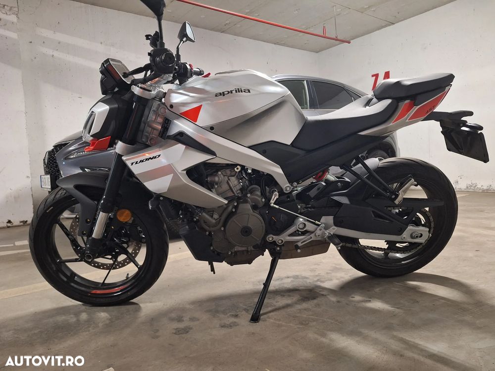 Aprilia Tuono - 6