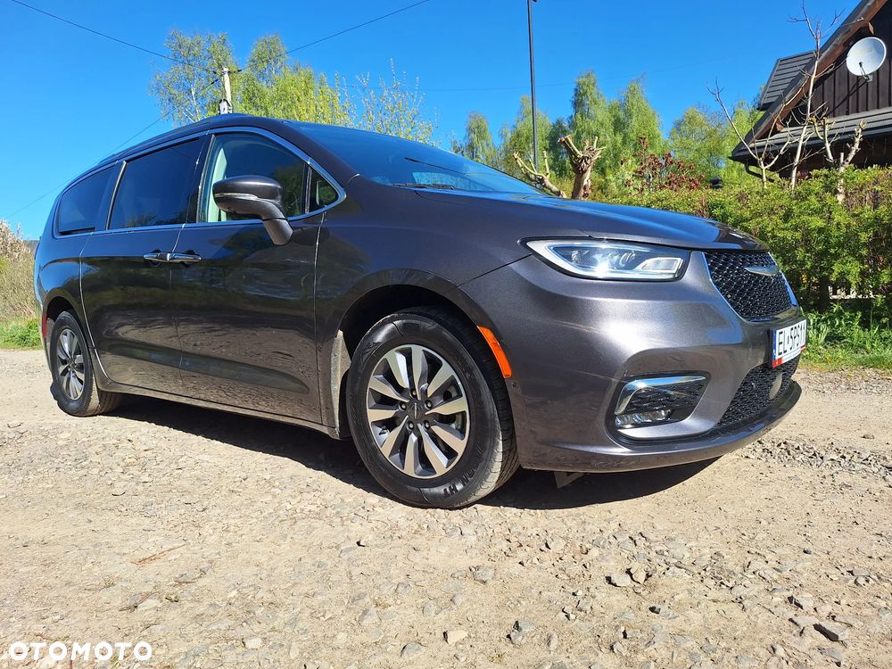 Chrysler Pacifica - 2
