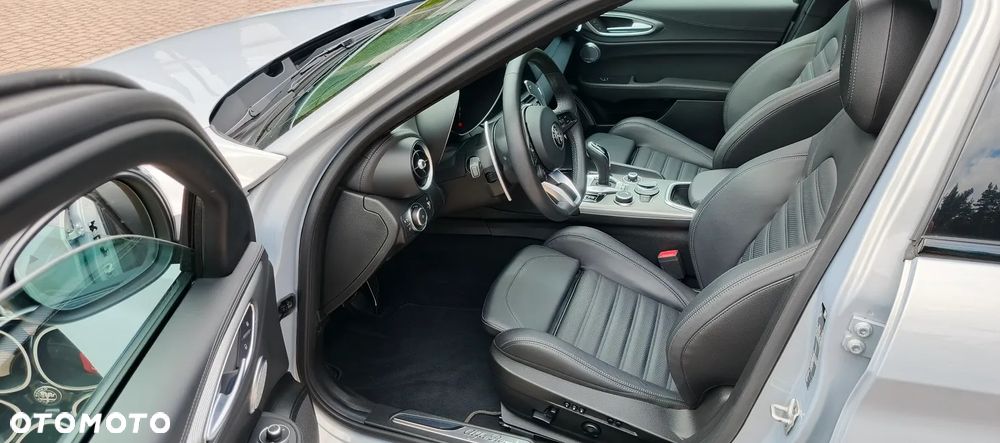 Alfa Romeo Giulia 2.0 Turbo Veloce TI Q4 - 25