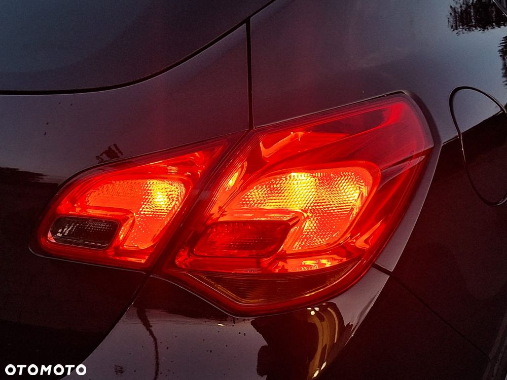 Opel Astra 1.4 Turbo Color Edition - 18