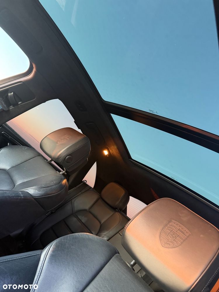 Porsche Macan Turbo - 6