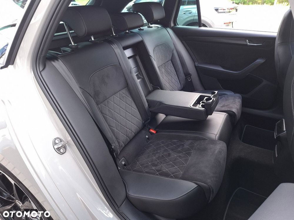 Skoda Superb 2.0 TDI SCR 4x4 Sportline DSG - 17