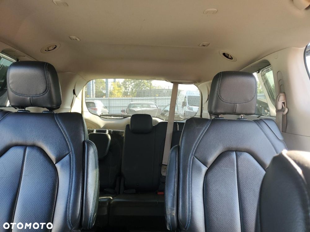 Chrysler Pacifica - 10