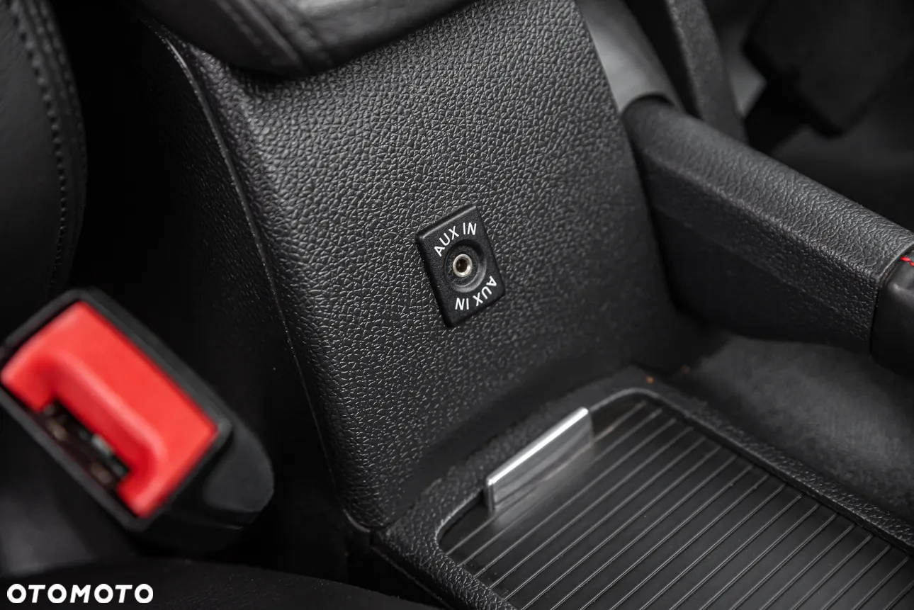 Volkswagen Golf VI 2.0 TSI GTI 35 DSG - 31