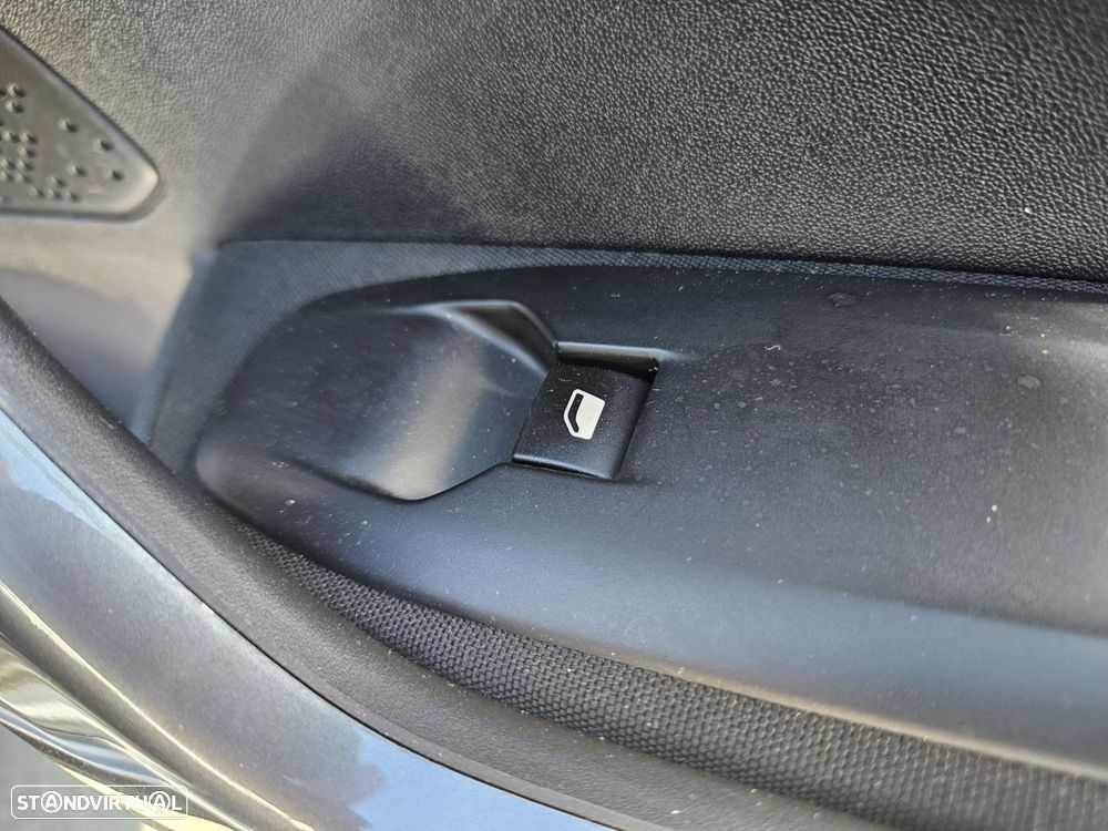 Peugeot 2008 1.6 BlueHDi Style - 43