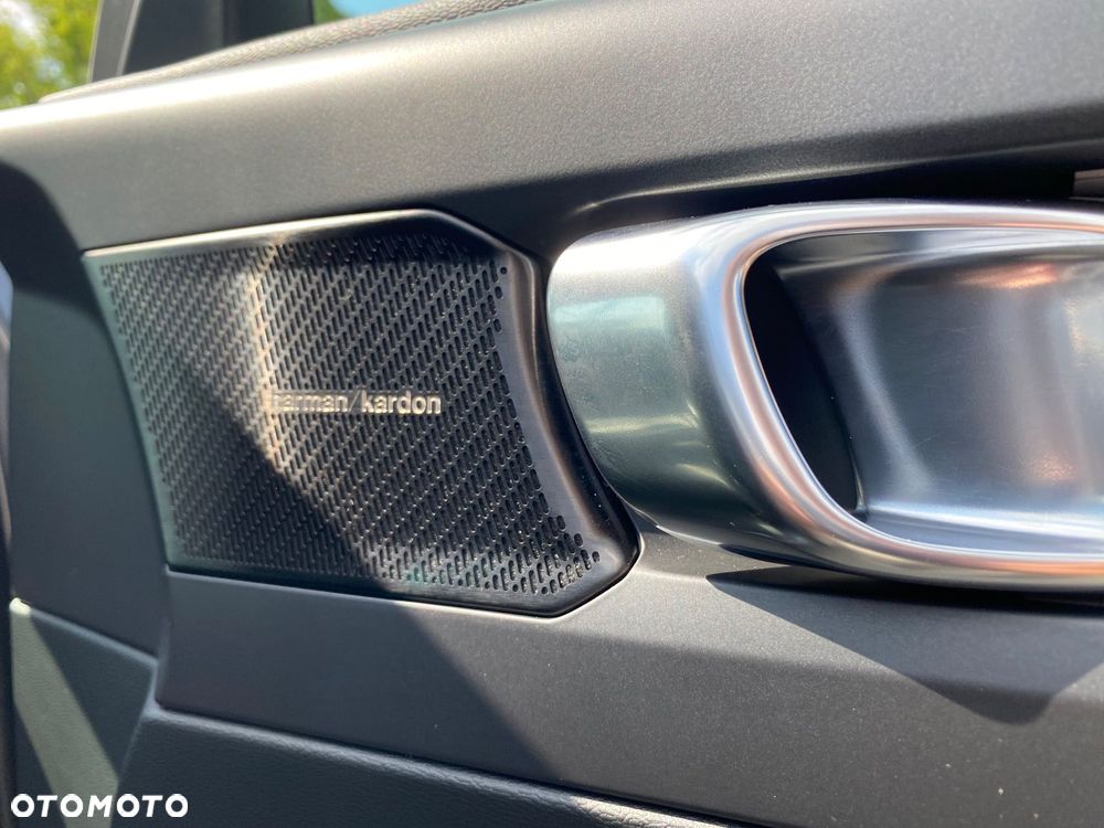 Volvo XC 40 D4 AWD Momentum Pro - 8