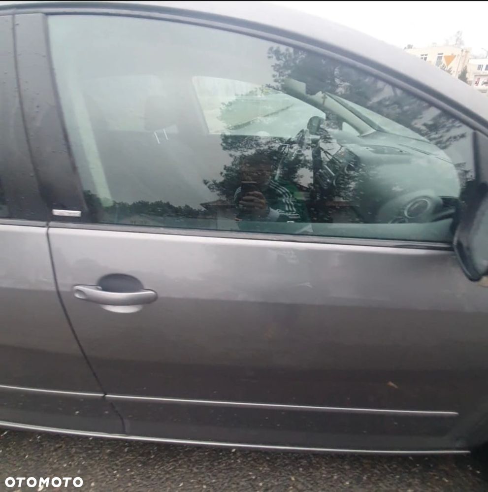 Volkswagen Golf Plus 1.6 TDI Comfortline DSG - 11