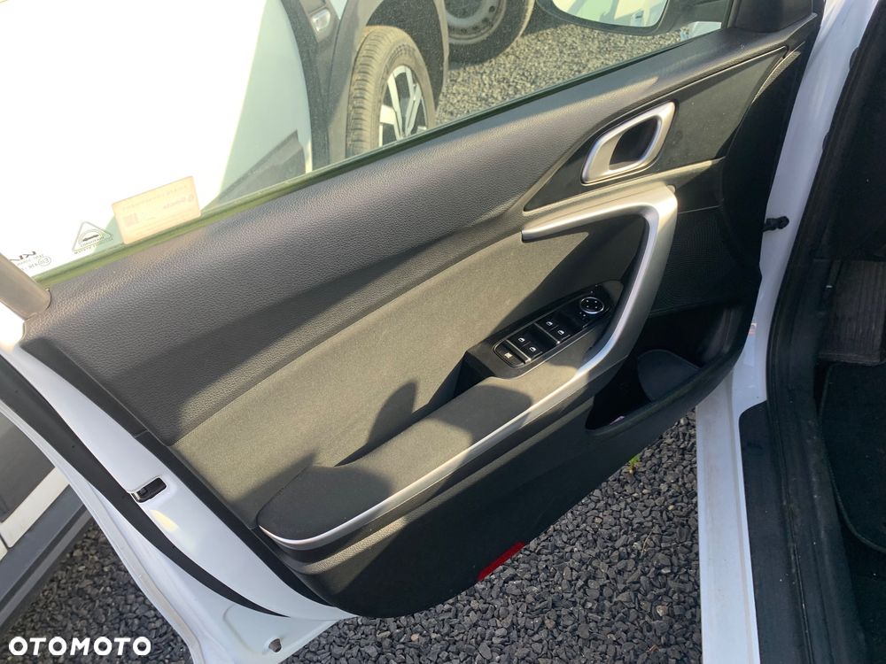 Kia Ceed - 13