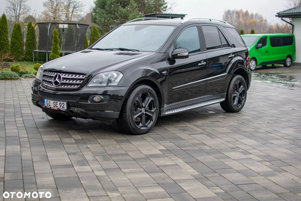 Mercedes-Benz ML - 25