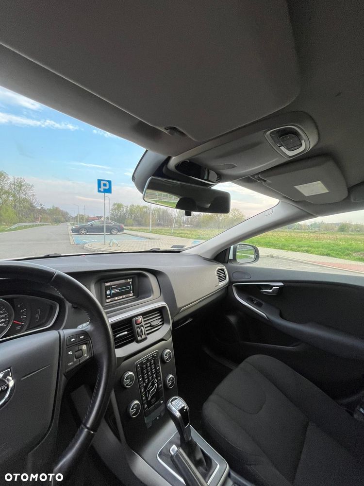 Volvo V40 - 24
