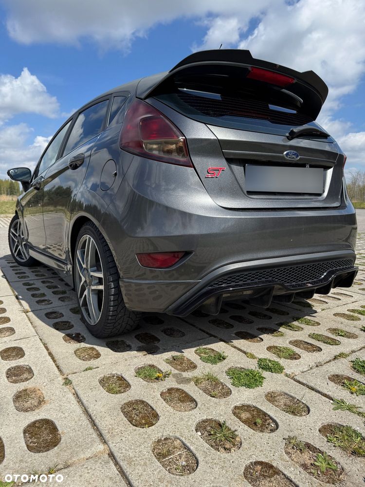 Ford Fiesta 1.6 EcoBoost ST - 29