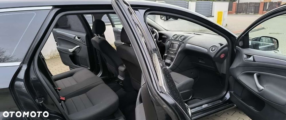 Ford Mondeo SW 2.0 EcoBoost Titanium - 34
