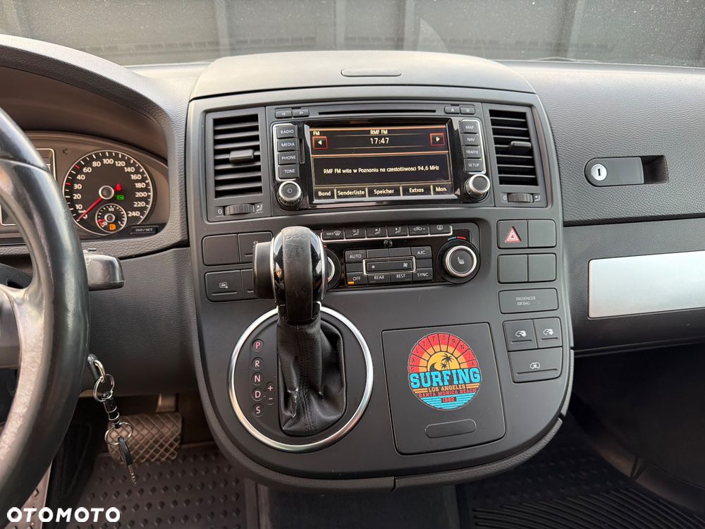 Volkswagen Multivan - 32
