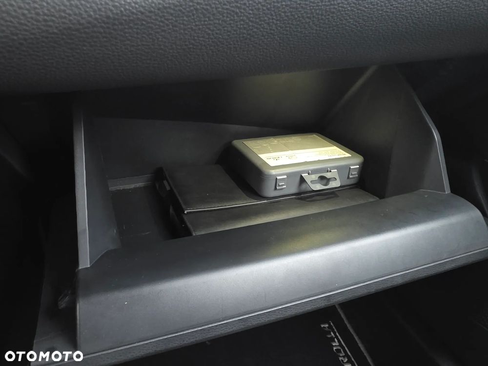 Toyota Corolla 1.8 Hybrid Comfort - 29