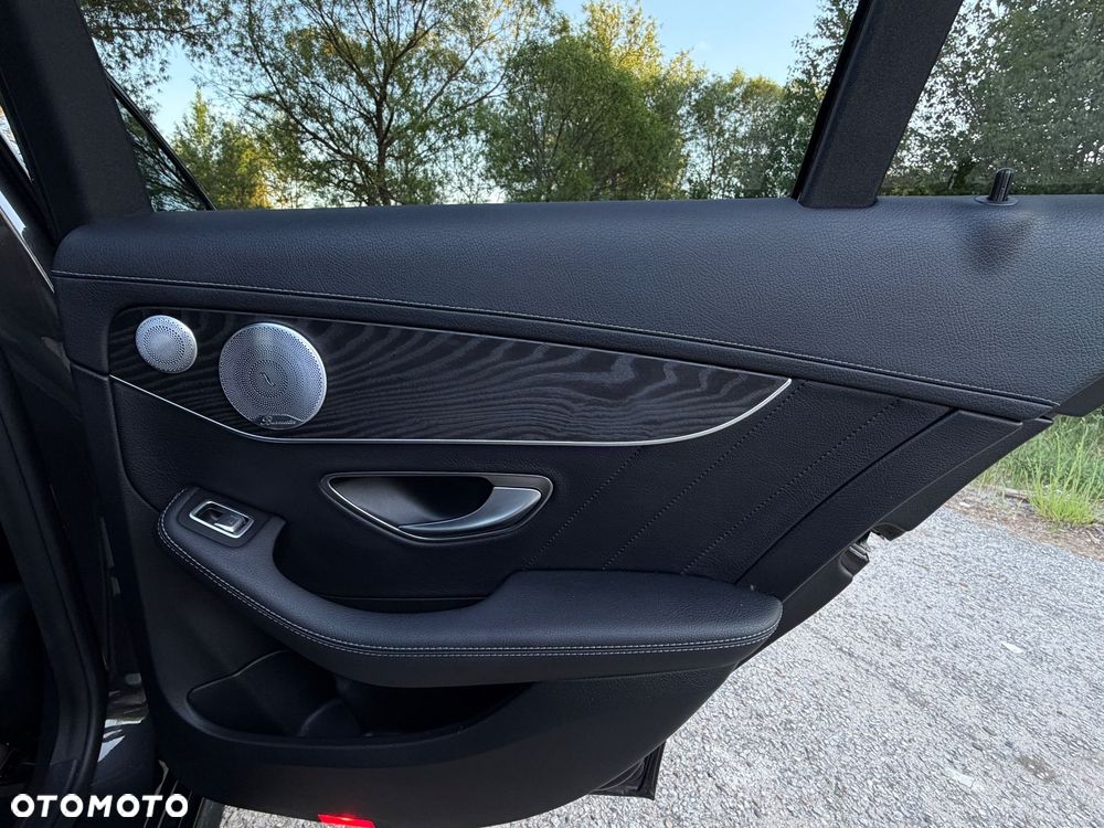 Mercedes-Benz Klasa C 400 4-Matic 9G-TRONIC - 15