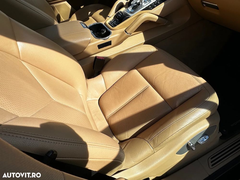 Porsche Cayenne - 10