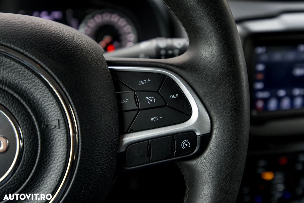 JEEP Renegade 2024 — imagine 17