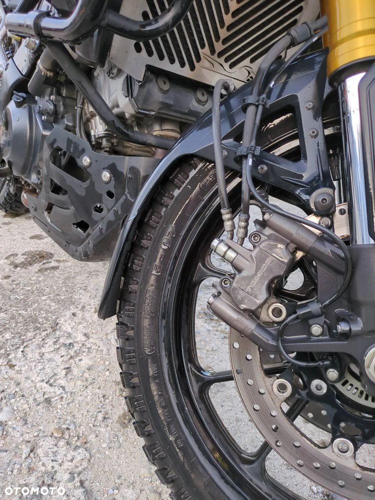 Suzuki V-STROM - 15