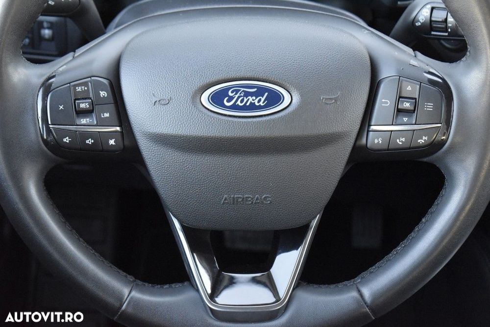 Ford Kuga - 28