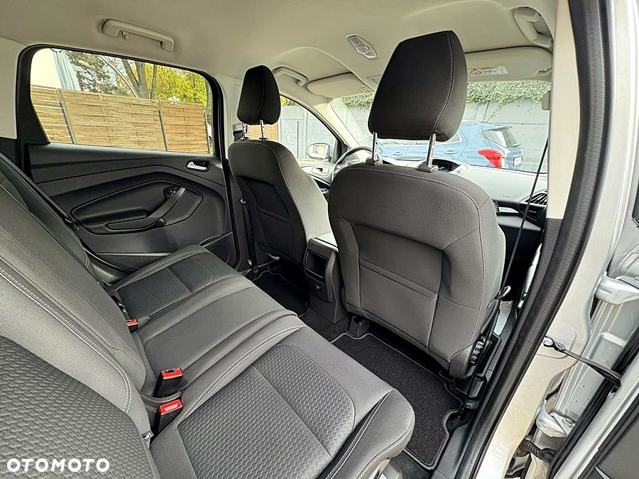 Ford Kuga 1.5 EcoBoost 2x4 Business Edition - 26