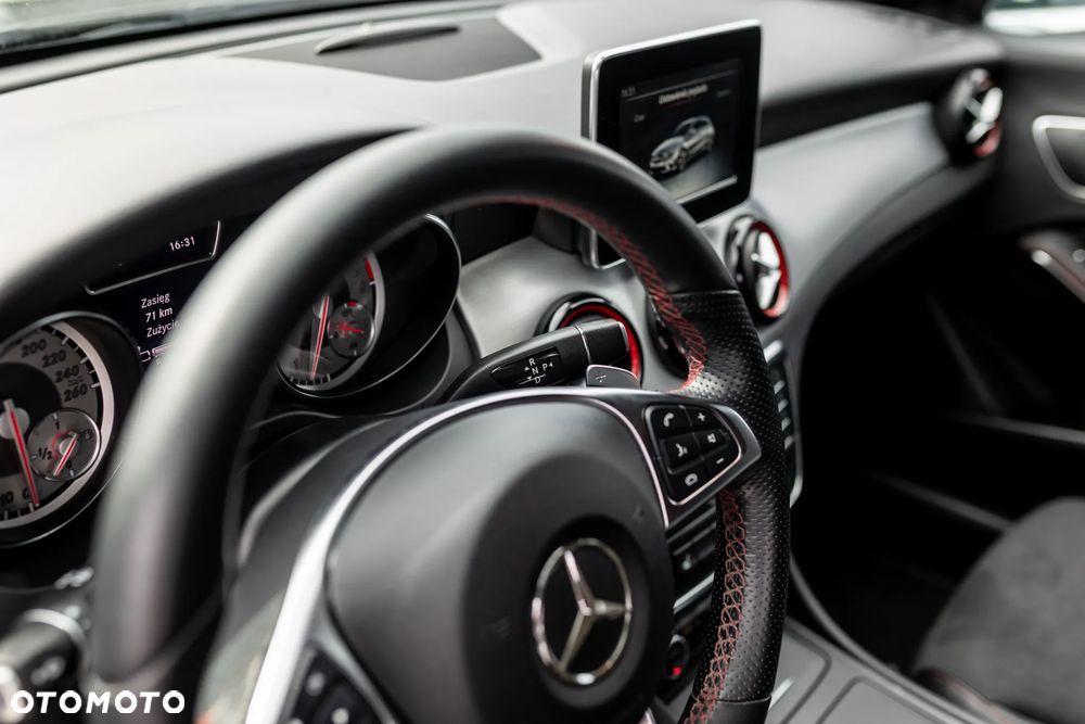 Mercedes-Benz CLA 250 4Matic 7G-DCT Sport - 28