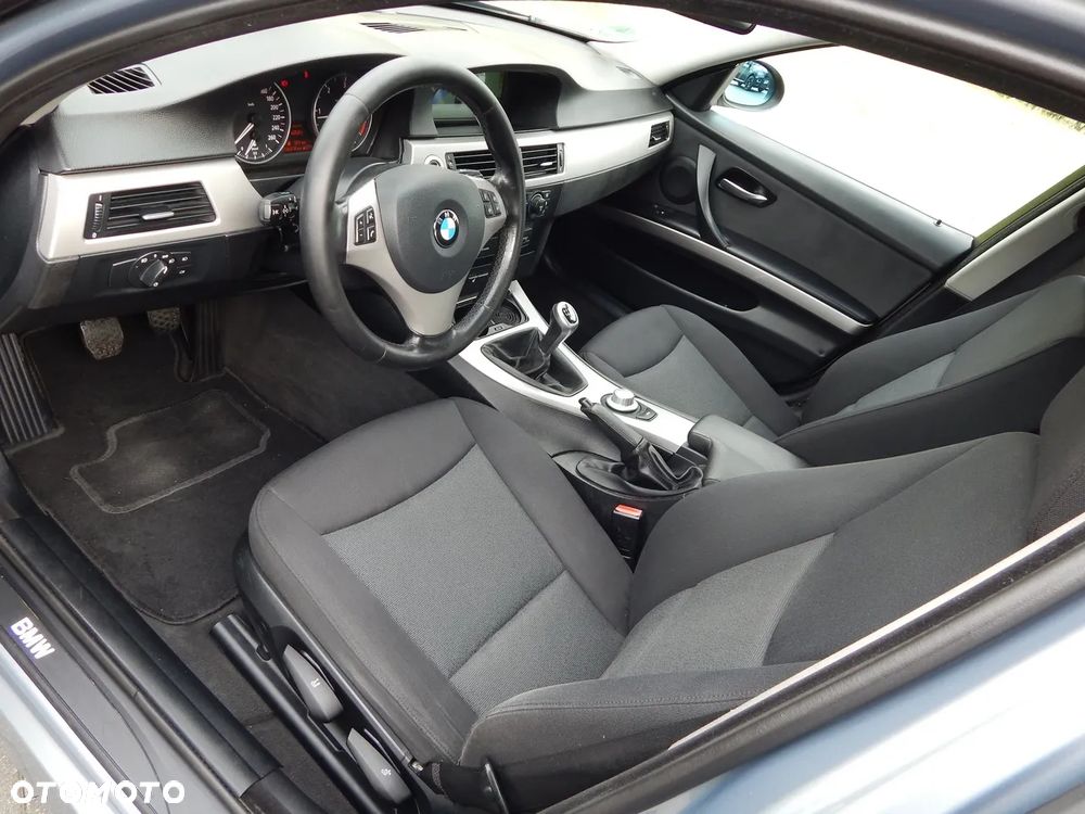 BMW Seria 3 320d - 9