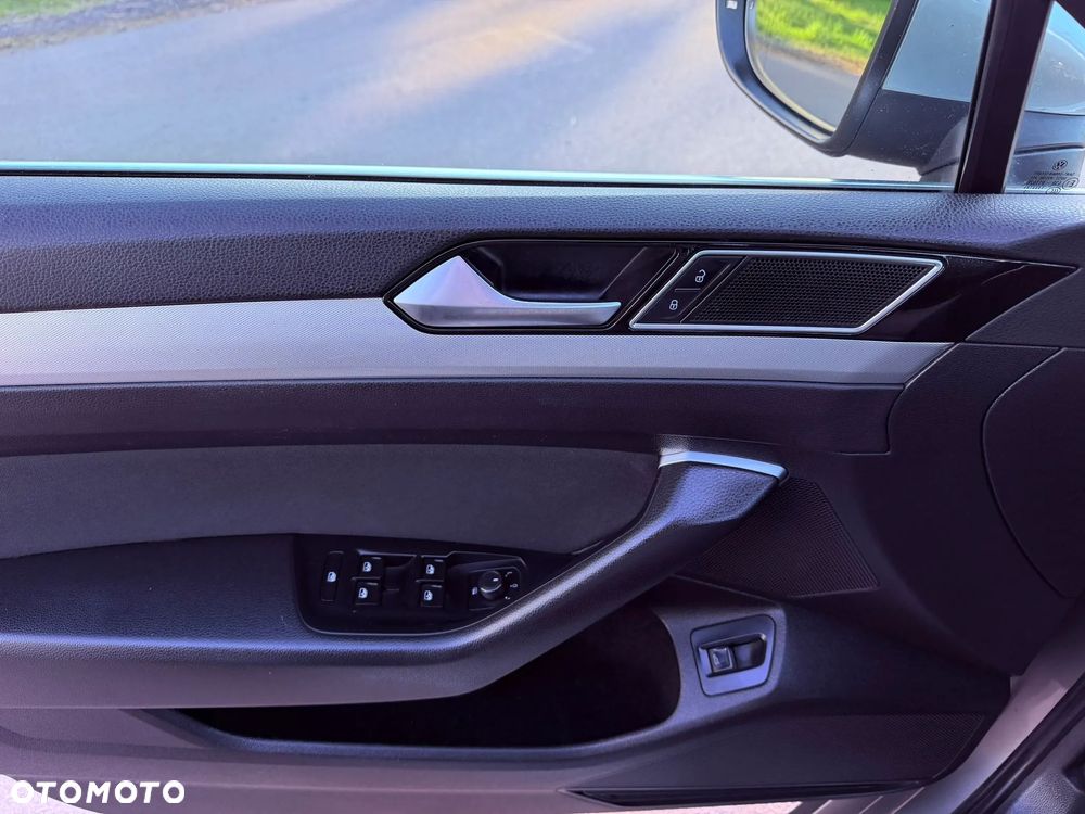 Volkswagen Passat 1.8 TSI BMT Comfortline - 24