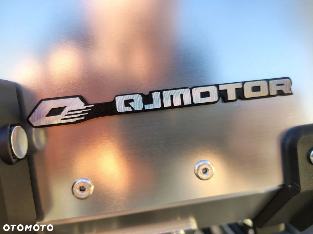 QJMOTOR SRT 600SX - 29