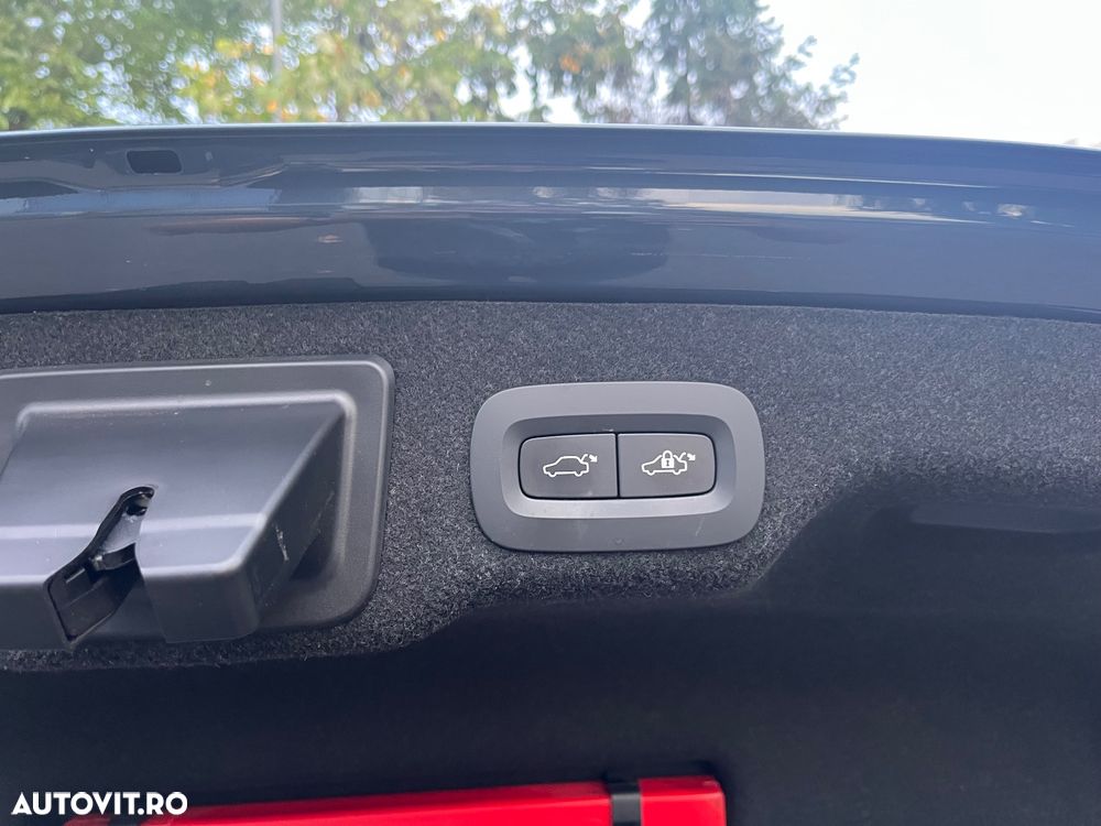 Volvo S90 T8 Twin Engine AWD Geartronic Momentum - 9