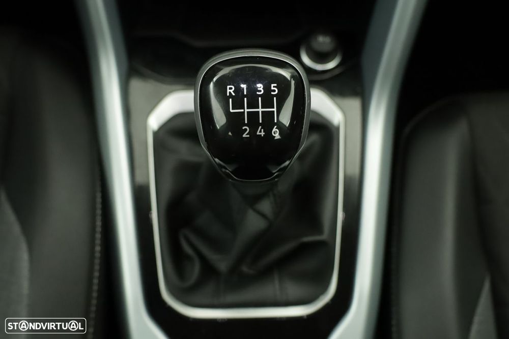 VW T-Roc 1.0 TSI - 12