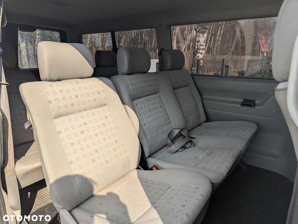 Volkswagen Caravelle Basis / CL - 6