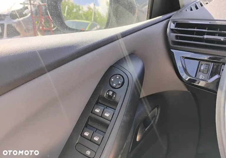 Citroën C4 Grand Picasso - 11