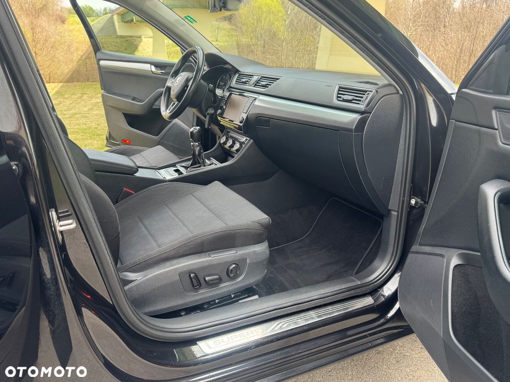 Skoda Superb 2.0 TDI Ambition - 27