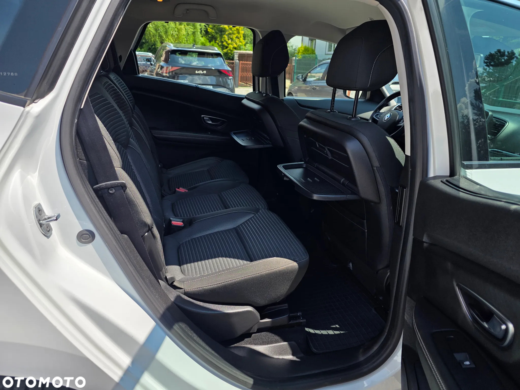 Renault Scenic ENERGY TCe 130 INTENS - 11