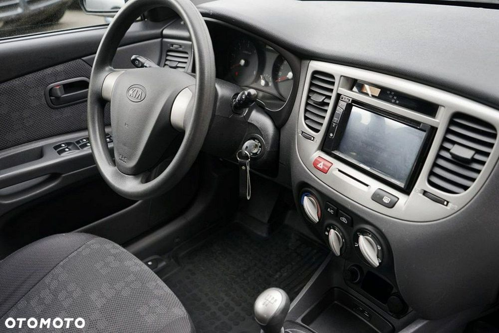Kia Rio - 18