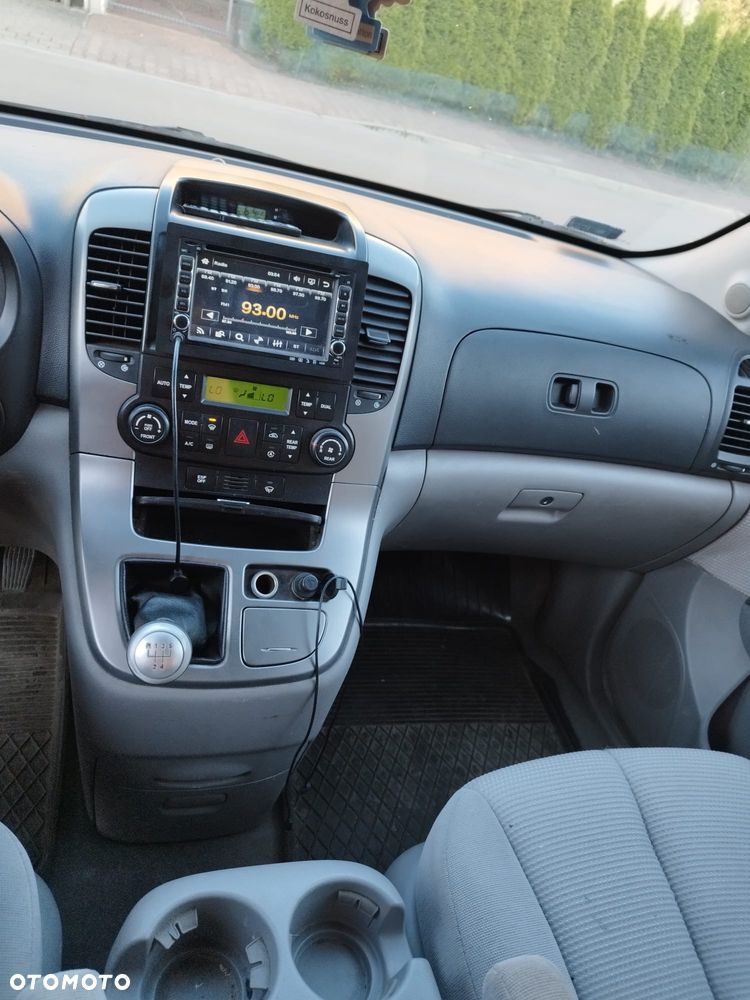 Kia Carnival - 8