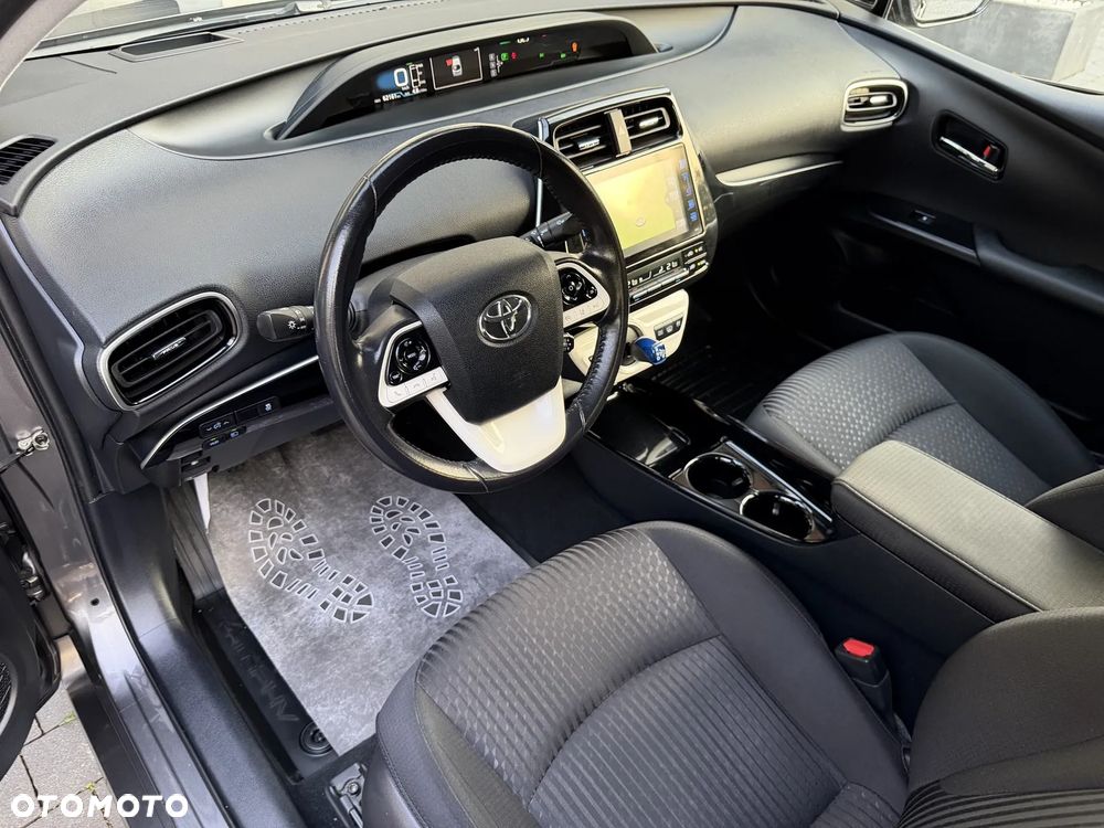 Toyota Prius Hybrid Executive - 29