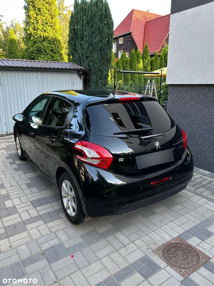 Peugeot 208 - 4