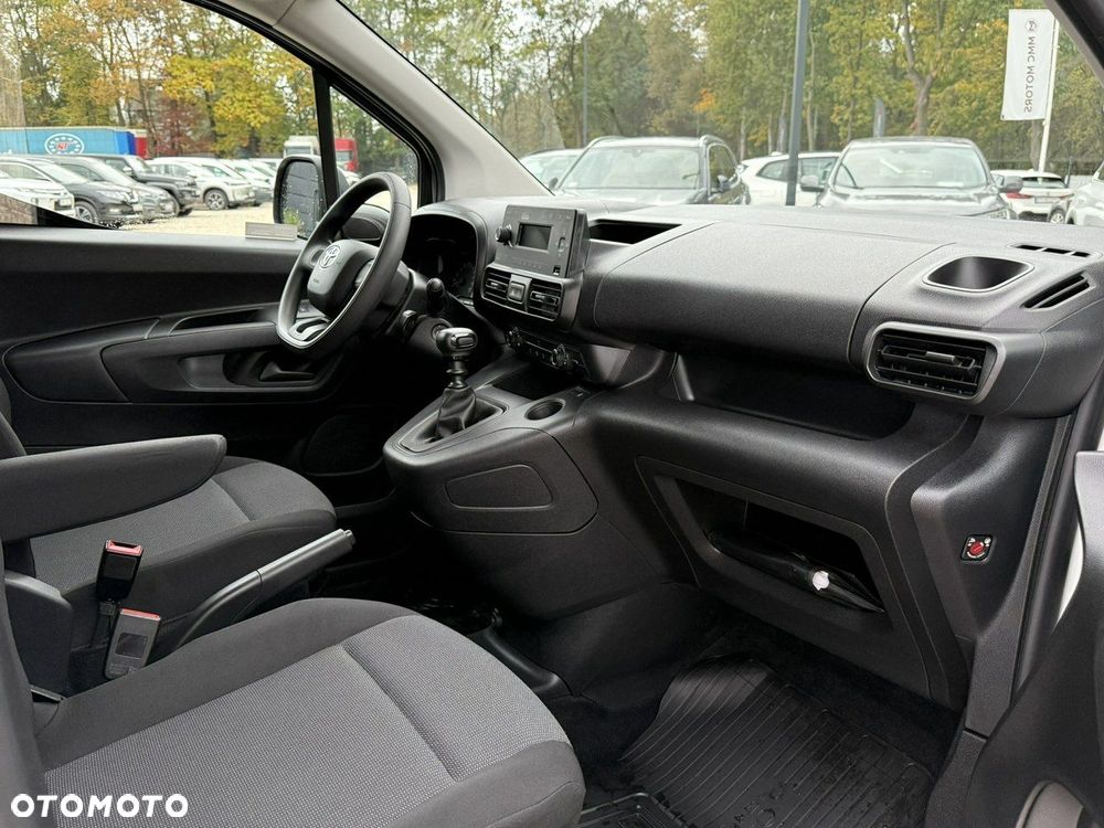 Toyota Proace City - 16