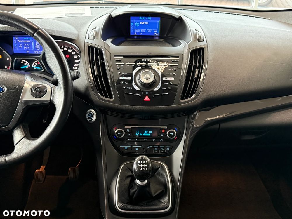 Ford Kuga 2.0 TDCi 2x4 Titanium - 24